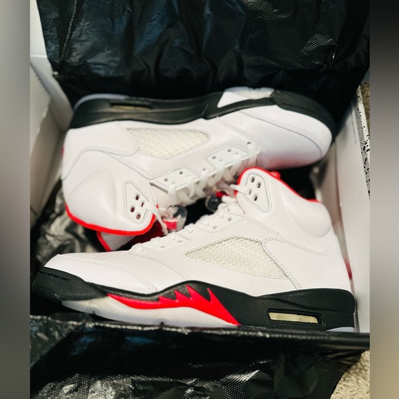 Men Air Jordan 5 Retro. 2020. True White/Fire Red-Black. New in Box. Size 10 - Picture 5 of 10